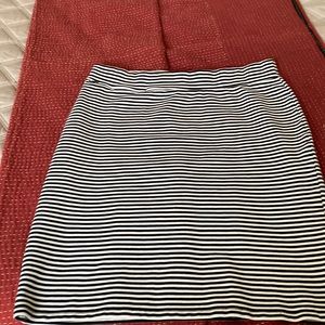 Toad & Co skirt . Size M. Pull on. Pocket